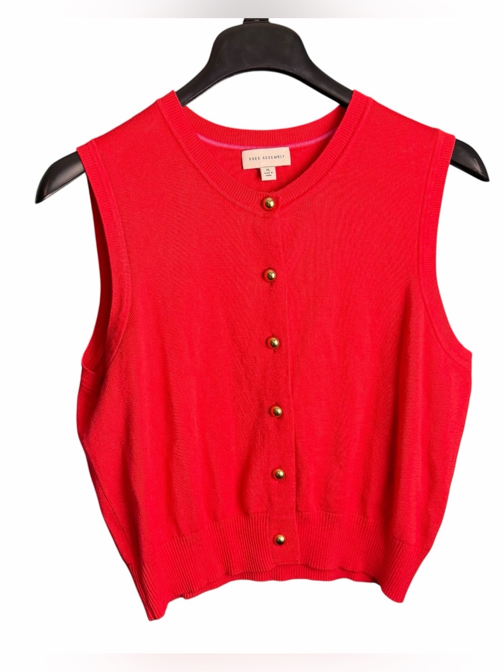 Free Assembly Women’s Sweater Vest Pink Gold Buttons XL